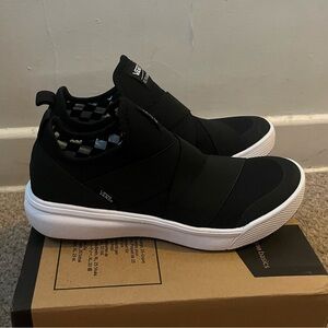 Vans UltraRange Gore tennis shoes NWT